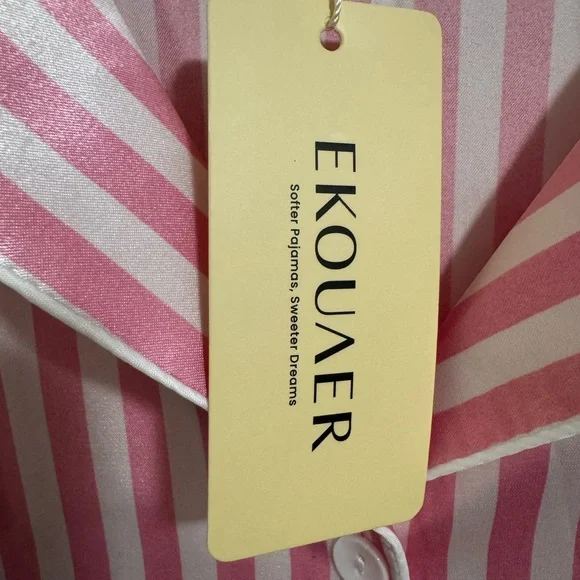 Elegant Pink Striped Women's Pajama Set - Picture 3 of 4